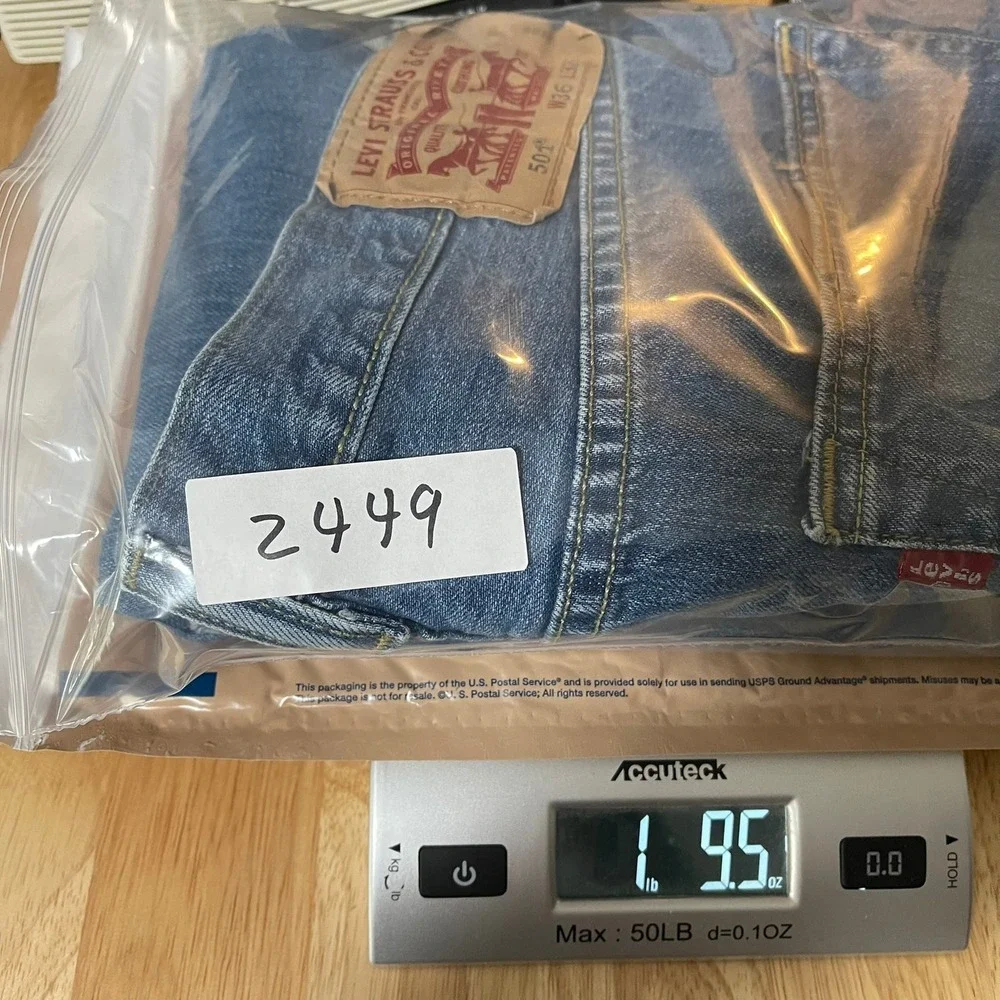 Levi's 501 Jeans Mens 38x31 Blue Distressed Straight Leg Button Fly READ